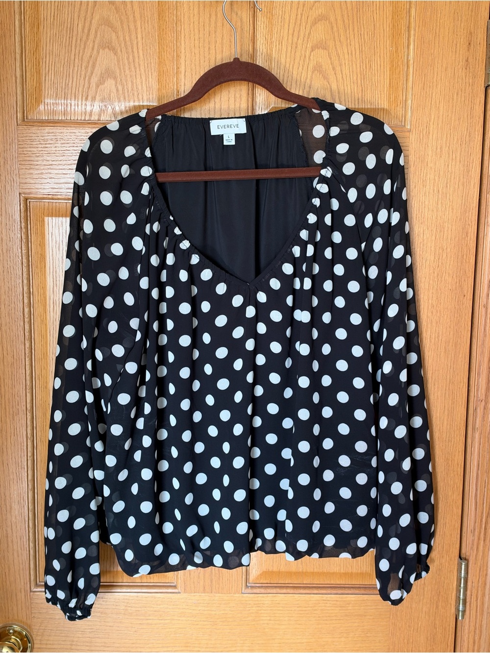 Evereve Eloise Chiffon Blouse size Large black with white polka dots